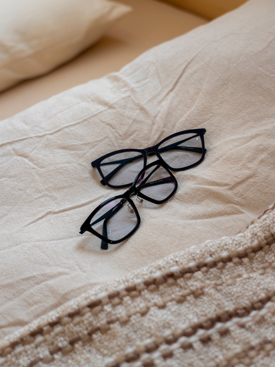 魅力的なダテメガネの選び方ガイド: クリエイターのためのシンプルデザイン完全解説